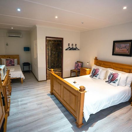 Villa Olive Grove Guest Farm Beaufort West Exterior foto